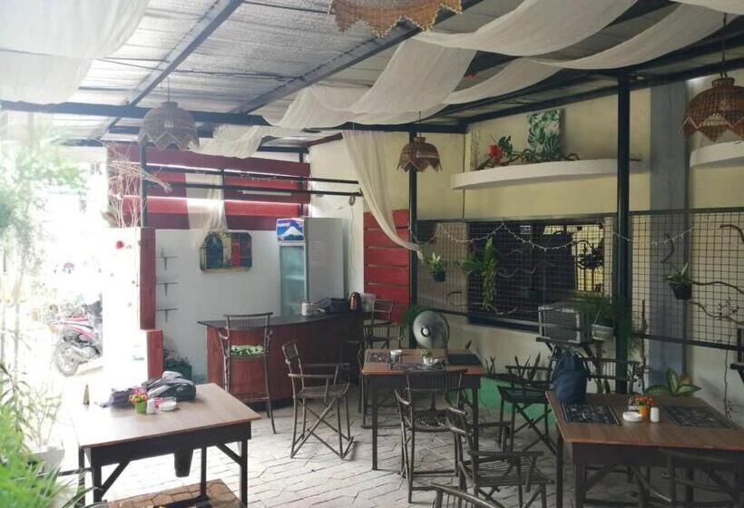 تختخواب و صبحانه Cozy Inn Mactan