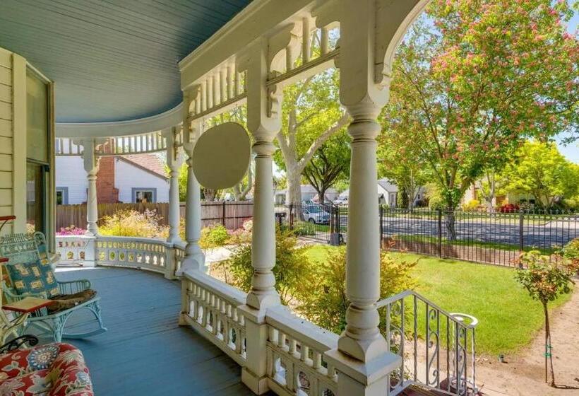 צימר Lodi Hill House