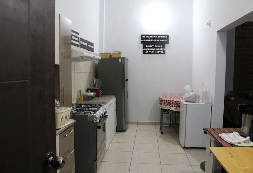 هتل Huacachina Desert House