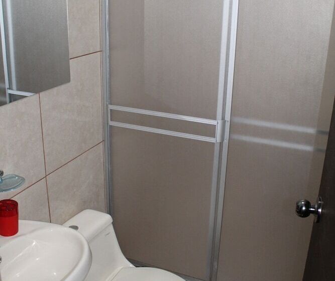 هتل Huacachina Desert House