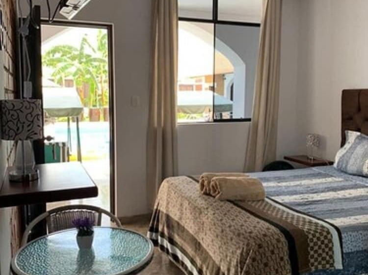 هتل Huacachina Desert House