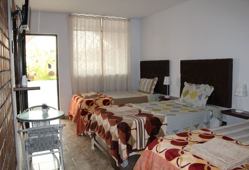 هتل Huacachina Desert House