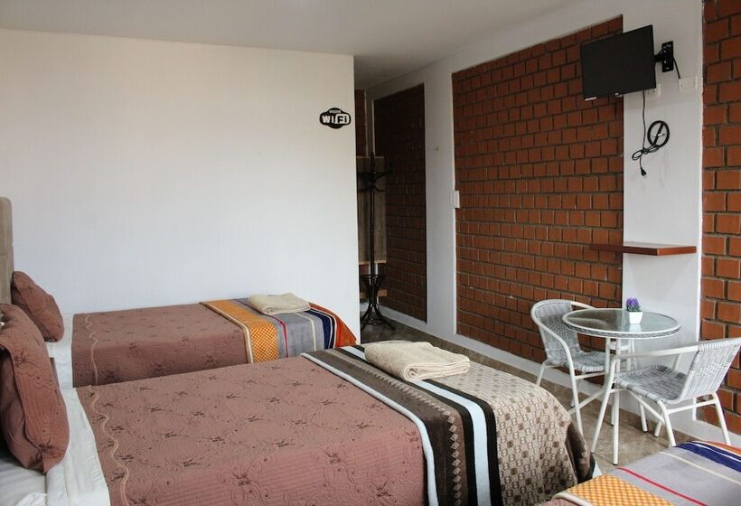 هتل Huacachina Desert House