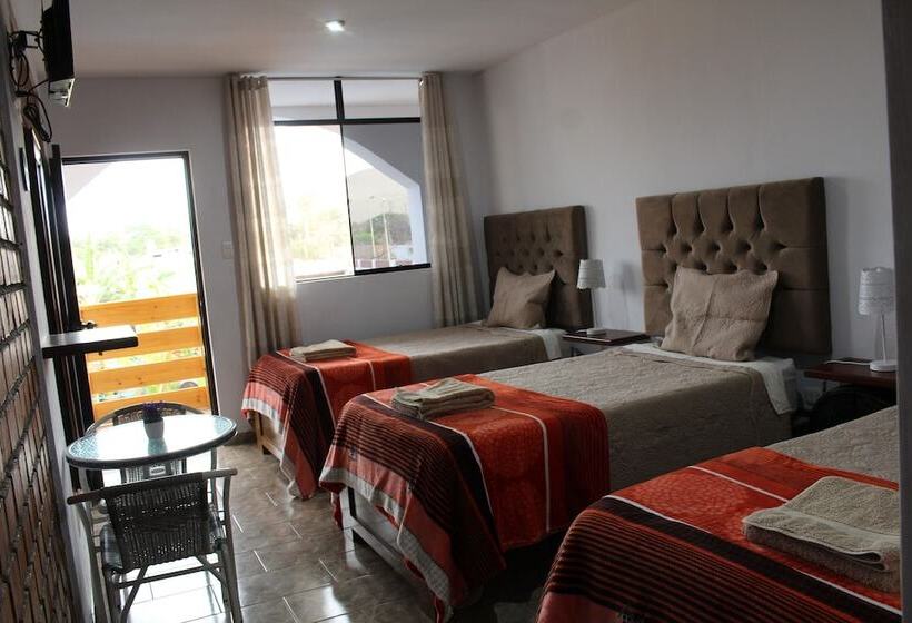 هتل Huacachina Desert House