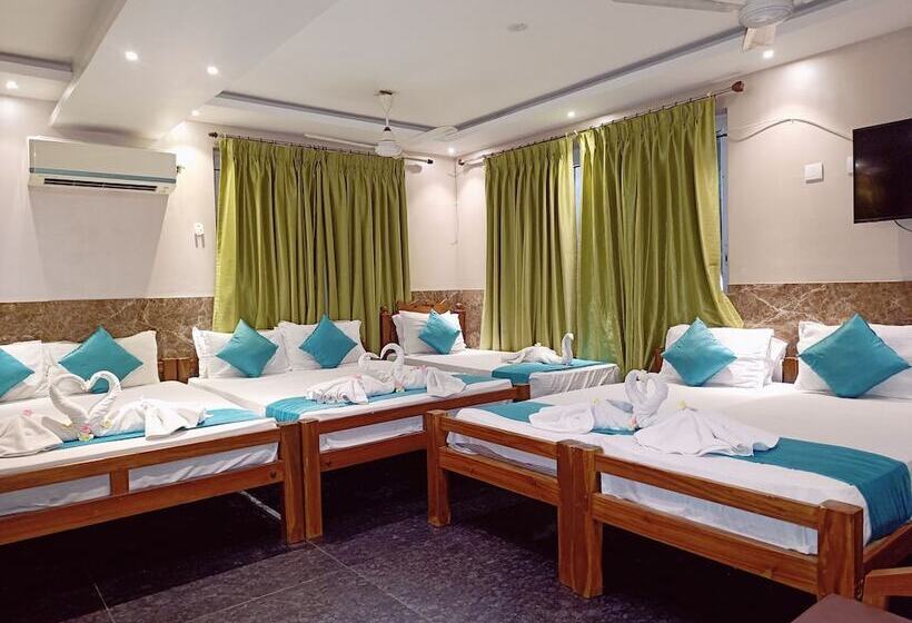 호텔 Le Holiday Inn