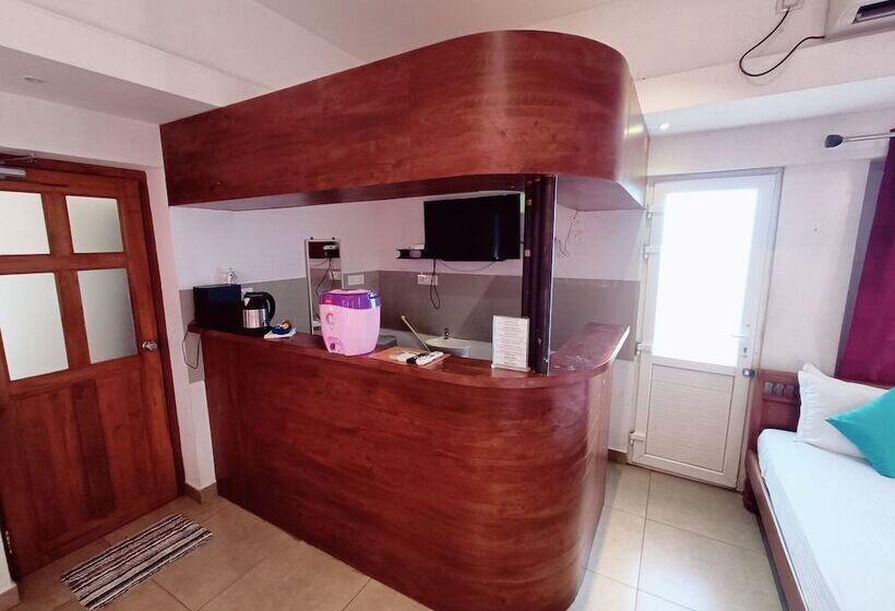 호텔 Le Holiday Inn