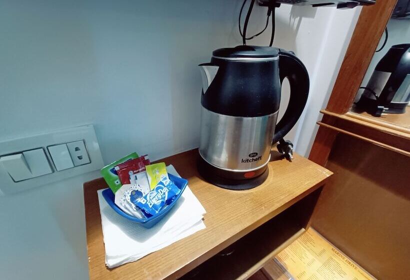 호텔 Le Holiday Inn