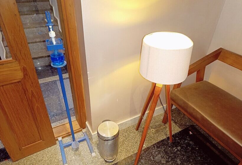 호텔 Le Holiday Inn