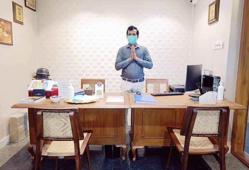 호텔 Le Holiday Inn