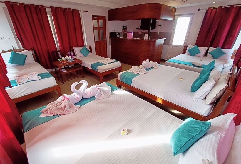 호텔 Le Holiday Inn