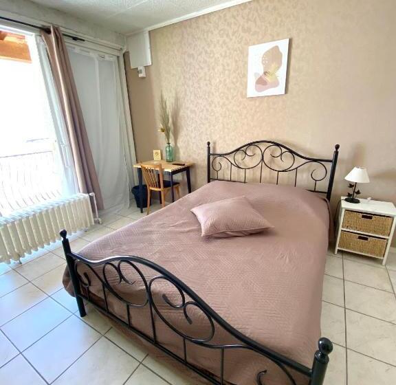 酒店 Les Voyageurs