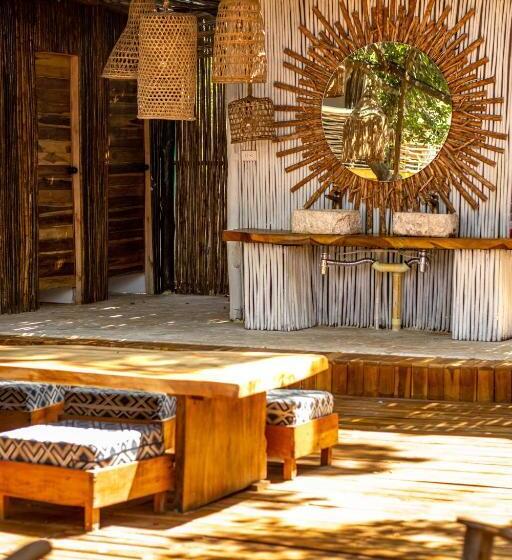 בית מלון כפרי Nena Beach Club &