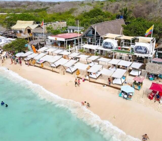 בית מלון כפרי Nena Beach Club &