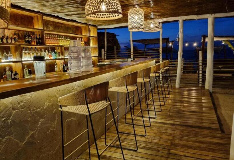 בית מלון כפרי Nena Beach Club &