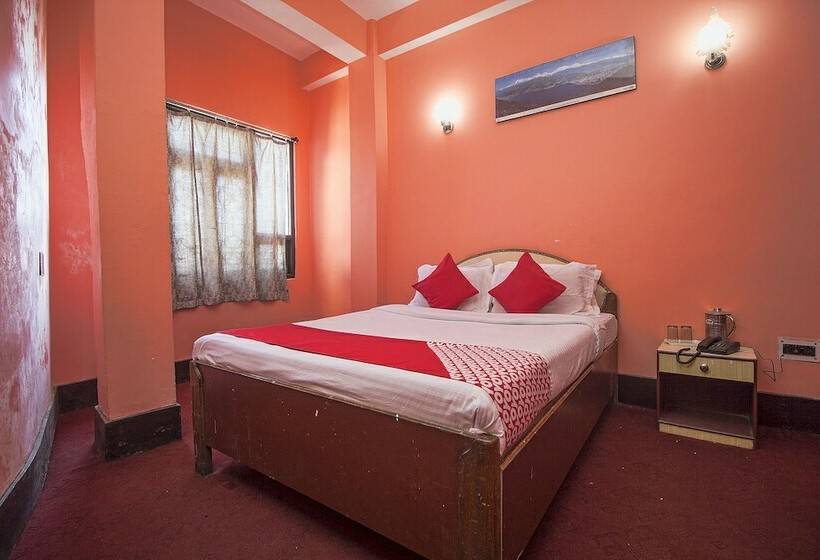 هتل Oyo 23546 Pushpak