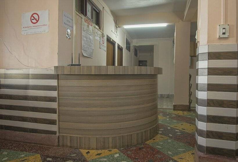 هتل Oyo 23546 Pushpak