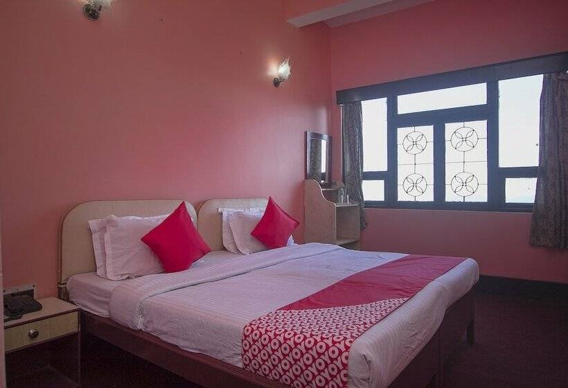 هتل Oyo 23546 Pushpak