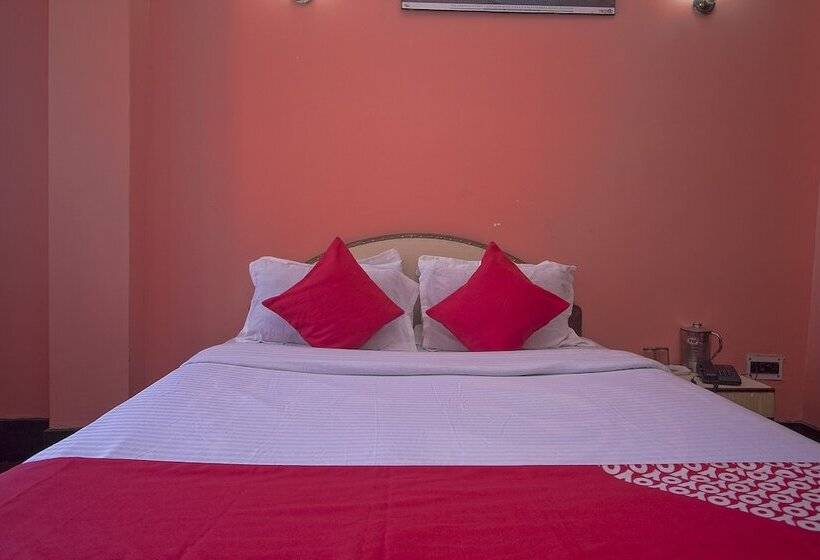 هتل Oyo 23546 Pushpak