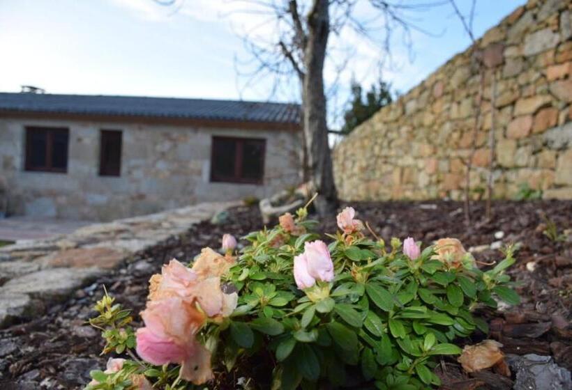 O Cabanel Albergue Bar