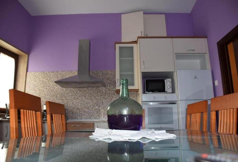 O Cabanel Albergue Bar