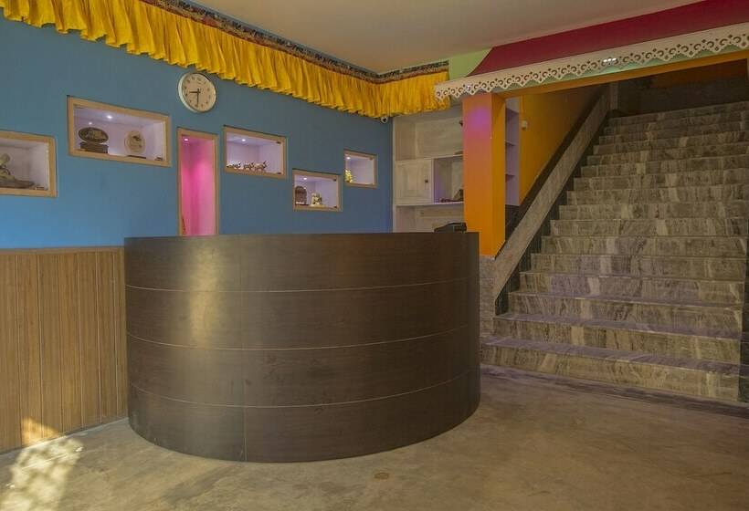 Oyo 24247 Hotel Everest Mansion