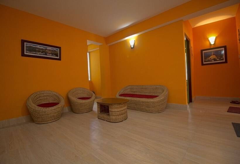 Oyo 24247 Hotel Everest Mansion