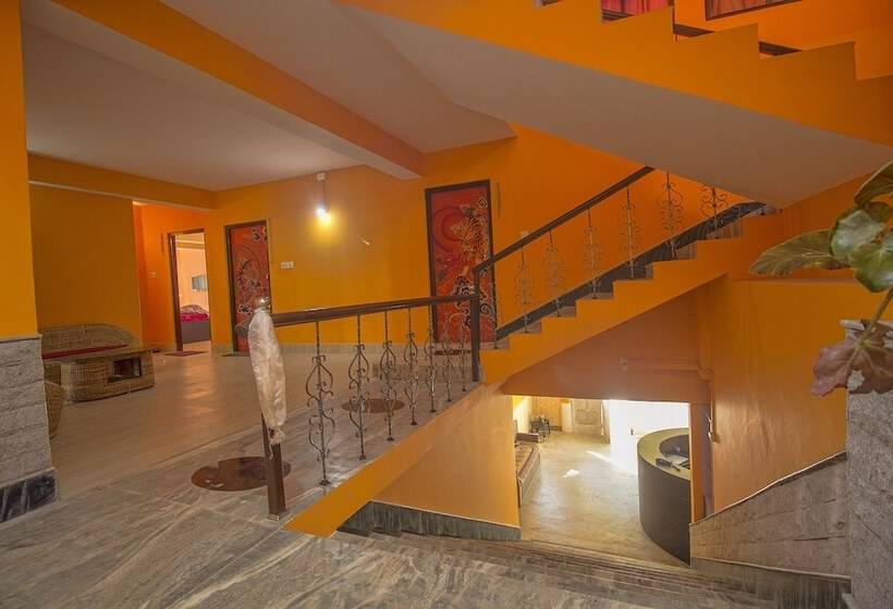 Oyo 24247 Hotel Everest Mansion