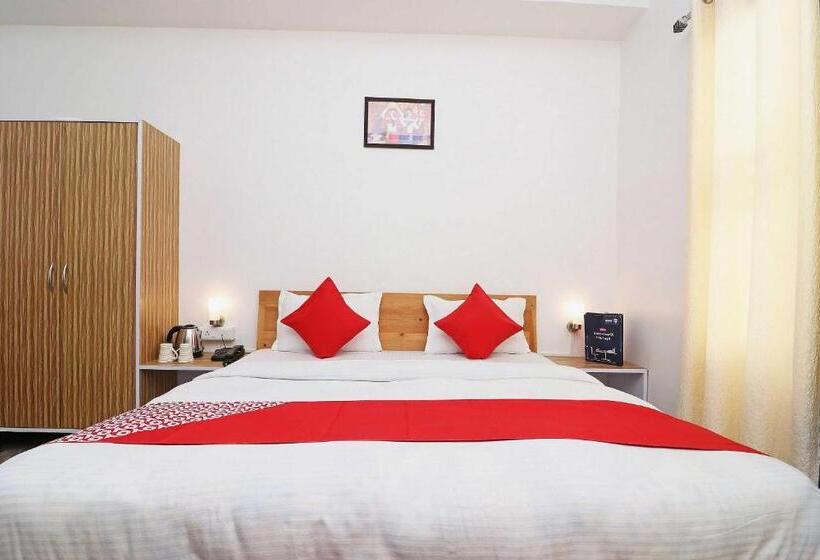 Oyo 26832 Hotel Ratnodaya