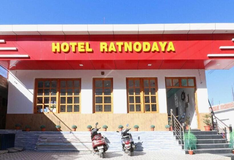 Oyo 26832 Hotel Ratnodaya
