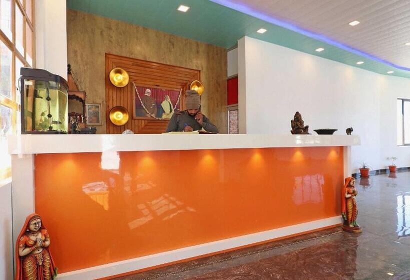 Oyo 26832 Hotel Ratnodaya