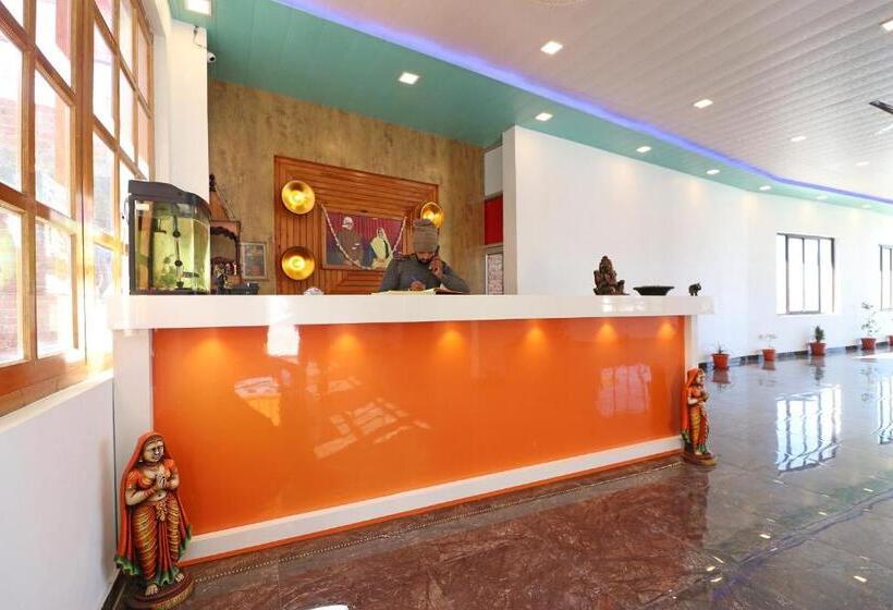 Oyo 26832 Hotel Ratnodaya