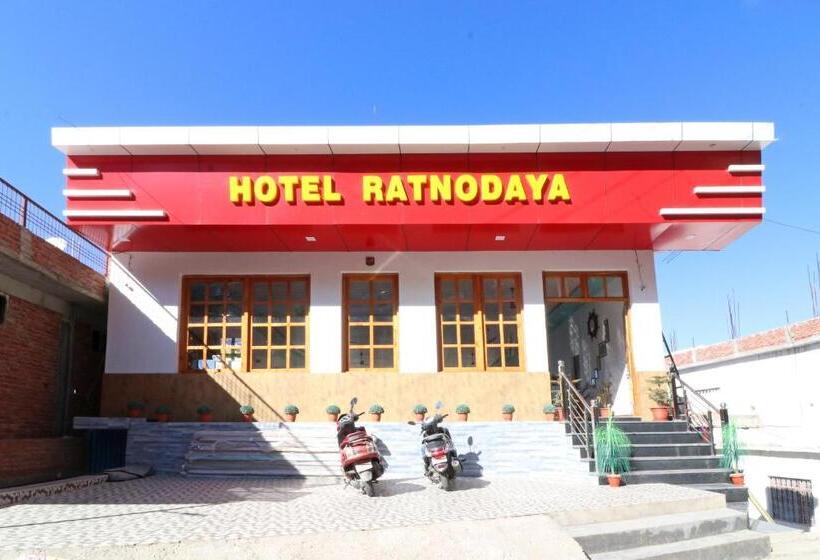 Oyo 26832 Hotel Ratnodaya