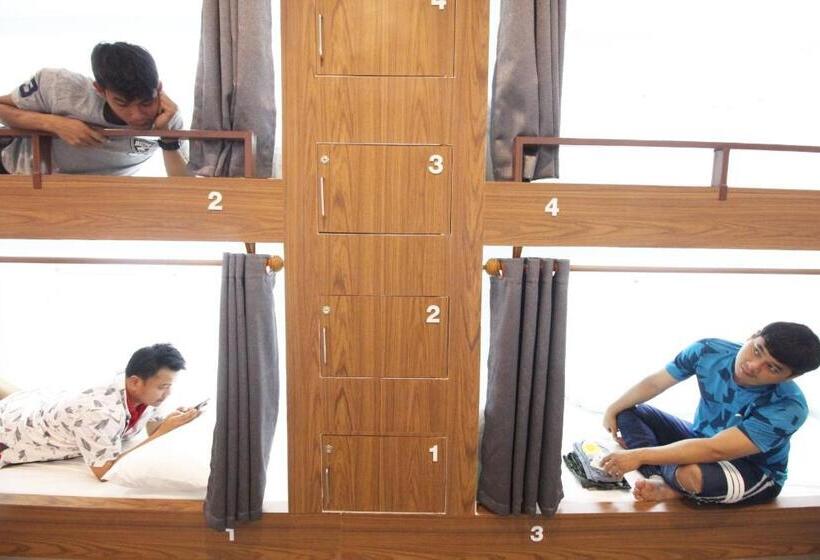 Wee Hostel