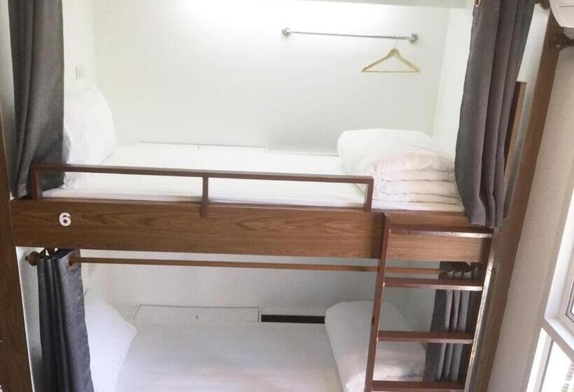 Wee Hostel