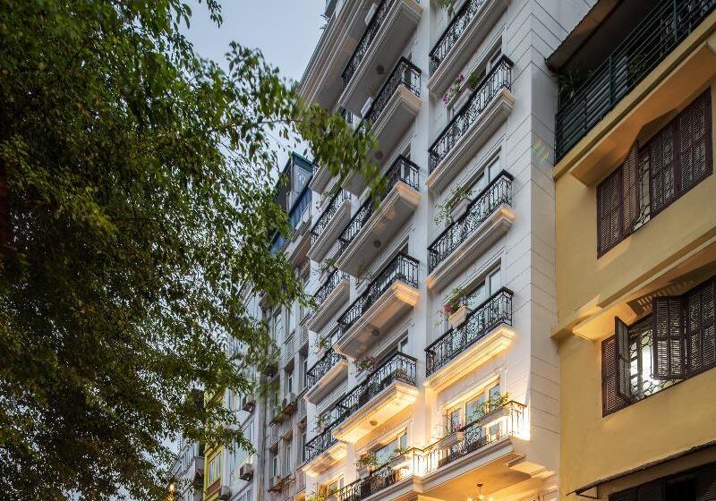 Acoustic Hotel & Spa