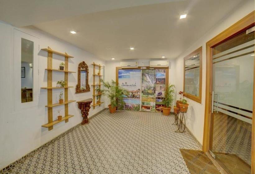 Отель Baywatch Express