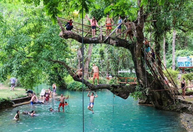 هتل Faraway Suites