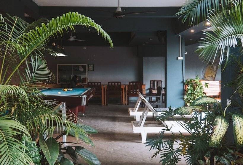 Отель Faraway Suites