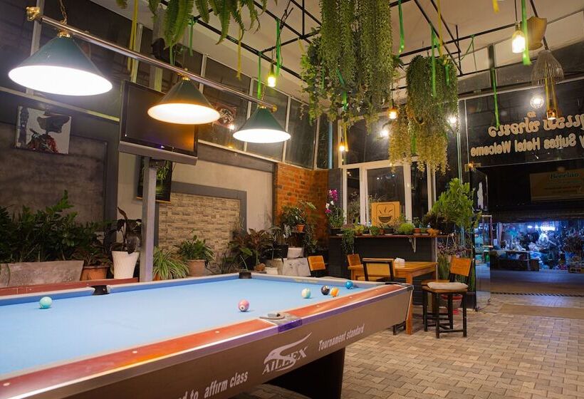 Отель Faraway Suites