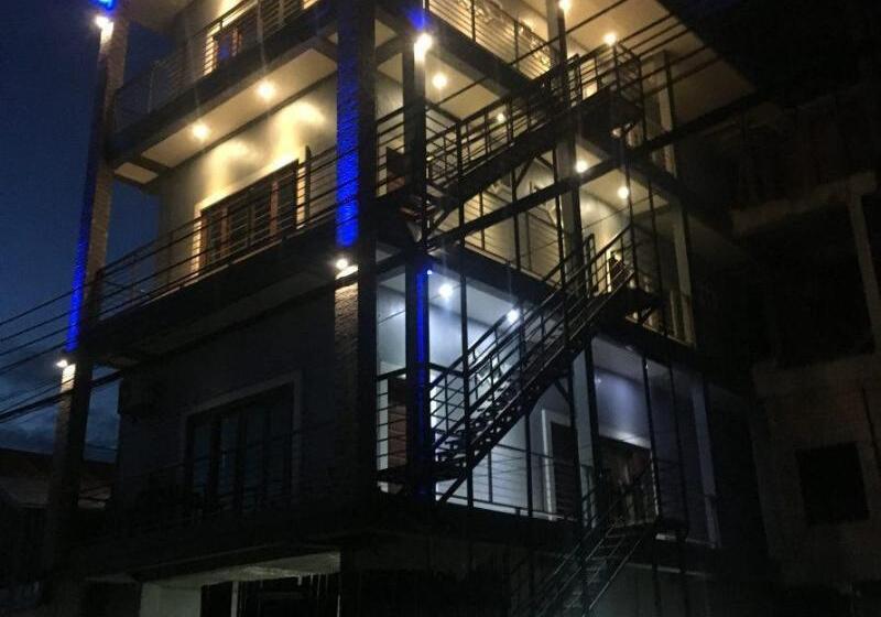 Отель Faraway Suites