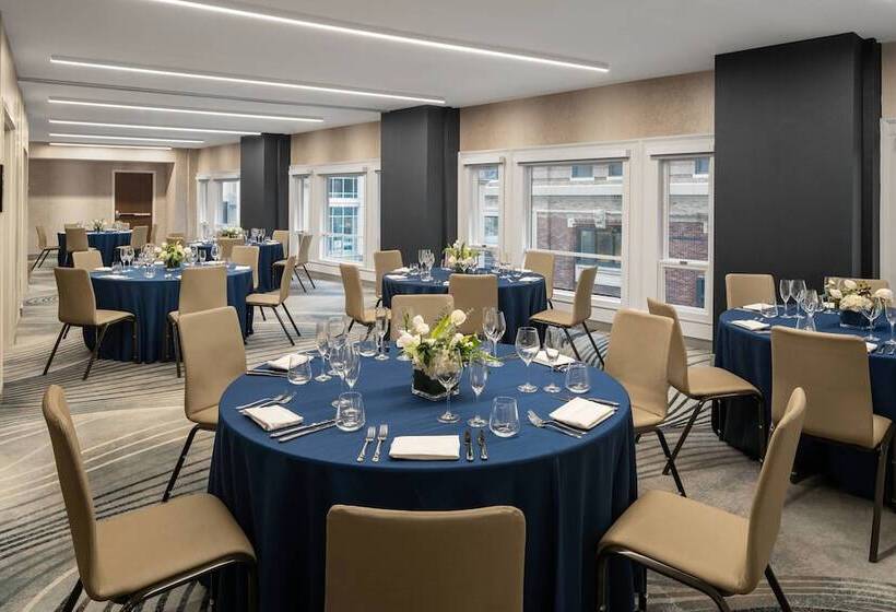 Glass Light Hotel & Gallery, Autograph Collection