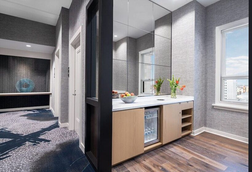 Glass Light Hotel & Gallery, Autograph Collection