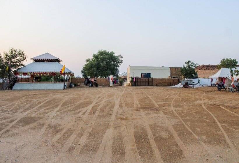 Отель Oyo 26228 Royal Camps