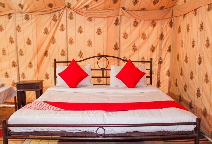 Отель Oyo 26228 Royal Camps