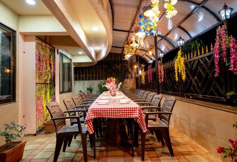 فندق Pooja Villa Suites Rooms And Pool, Igatpuri