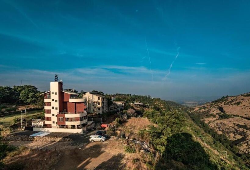 فندق Pooja Villa Suites Rooms And Pool, Igatpuri