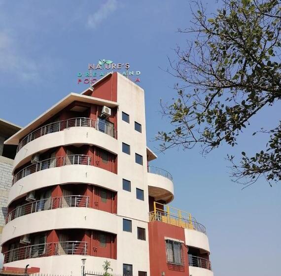 فندق Pooja Villa Suites Rooms And Pool, Igatpuri