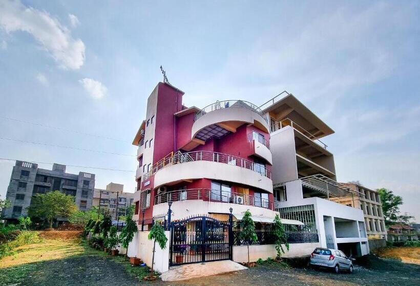 فندق Pooja Villa Suites Rooms And Pool, Igatpuri
