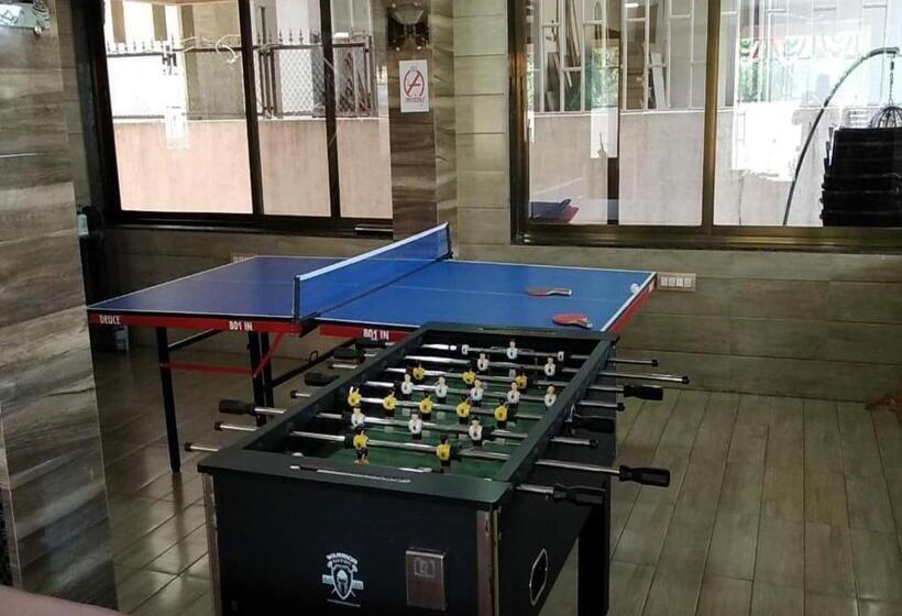 فندق Pooja Villa Suites Rooms And Pool, Igatpuri