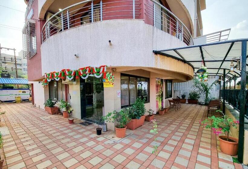 בית מלון כפרי Pooja Villa Suites Rooms And Pool, Igatpuri